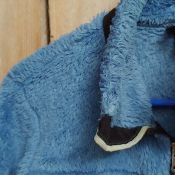 Mountain Hardware Blue fluffy fur sweater - Picture 3 of 4